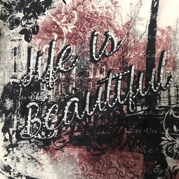 Round neck graphic shirt with rhinestone detailing - Picture 3 of 9